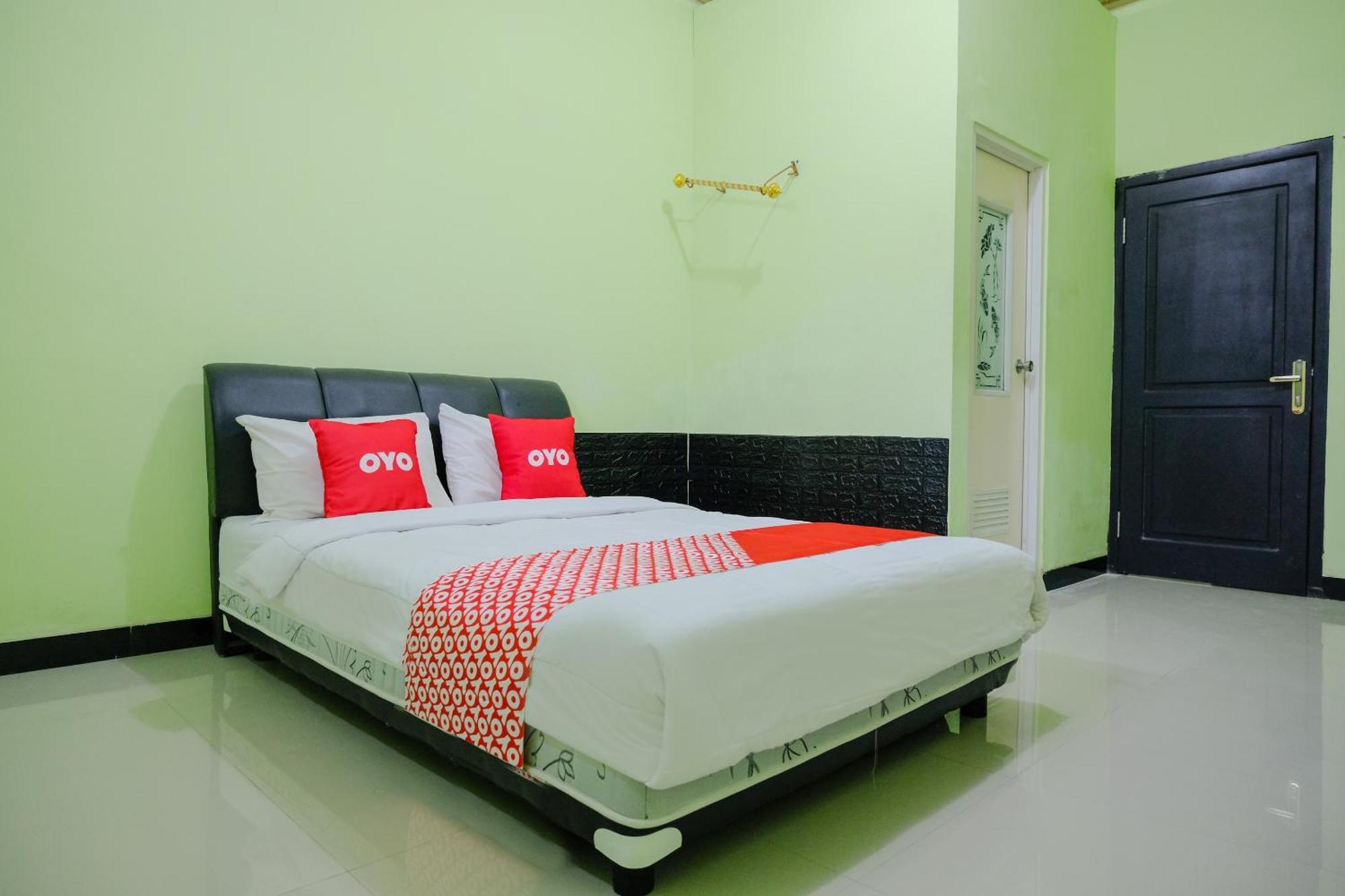 Oyo Life 2508 Alba Suites Homestay Syariah Tulungagung Esterno foto