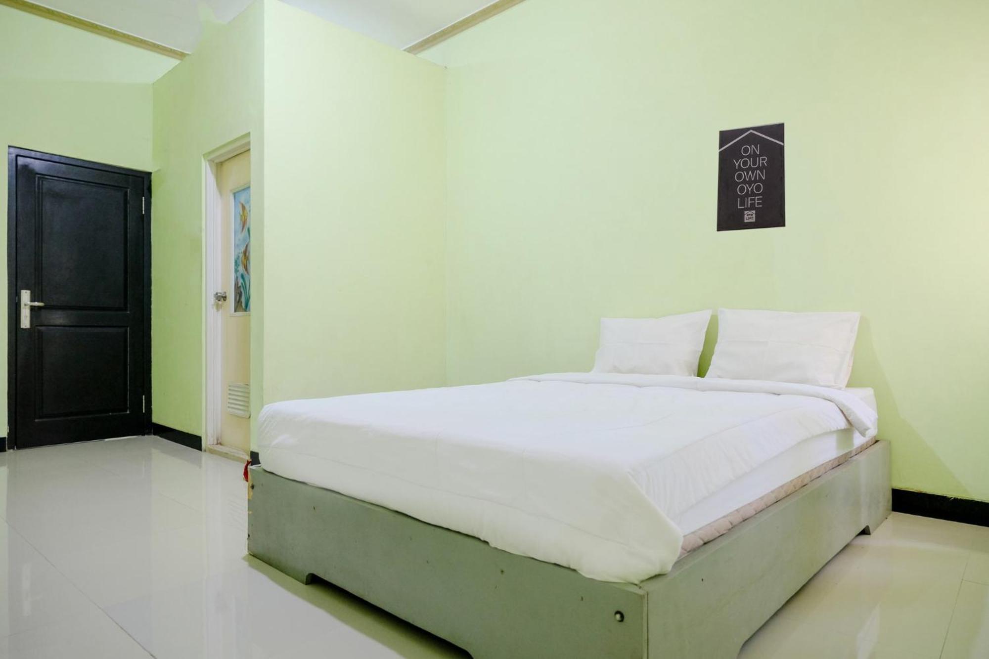 Oyo Life 2508 Alba Suites Homestay Syariah Tulungagung Esterno foto