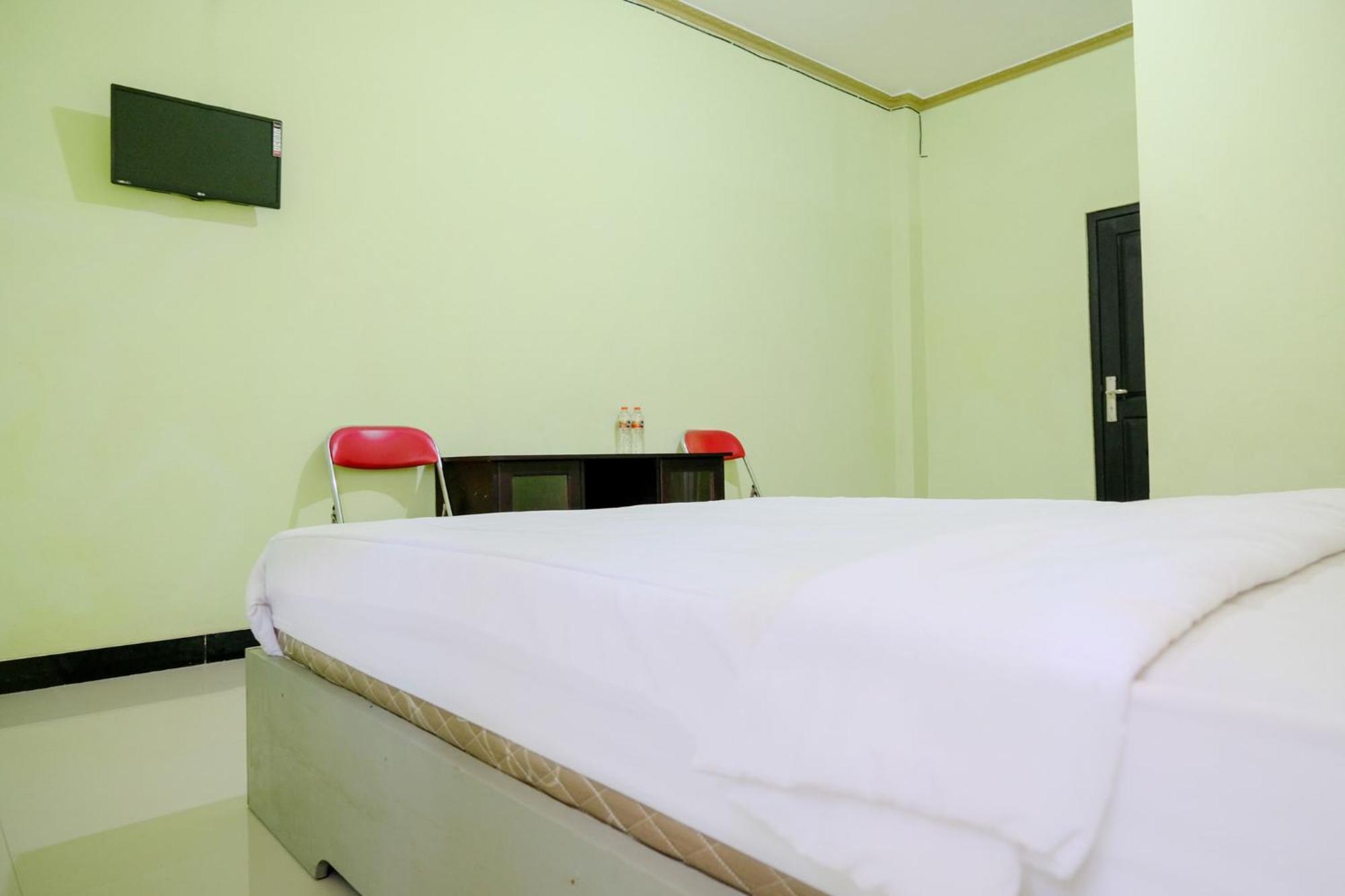 Oyo Life 2508 Alba Suites Homestay Syariah Tulungagung Esterno foto