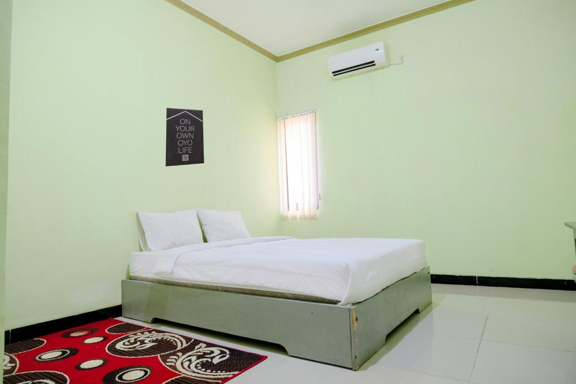 Oyo Life 2508 Alba Suites Homestay Syariah Tulungagung Esterno foto