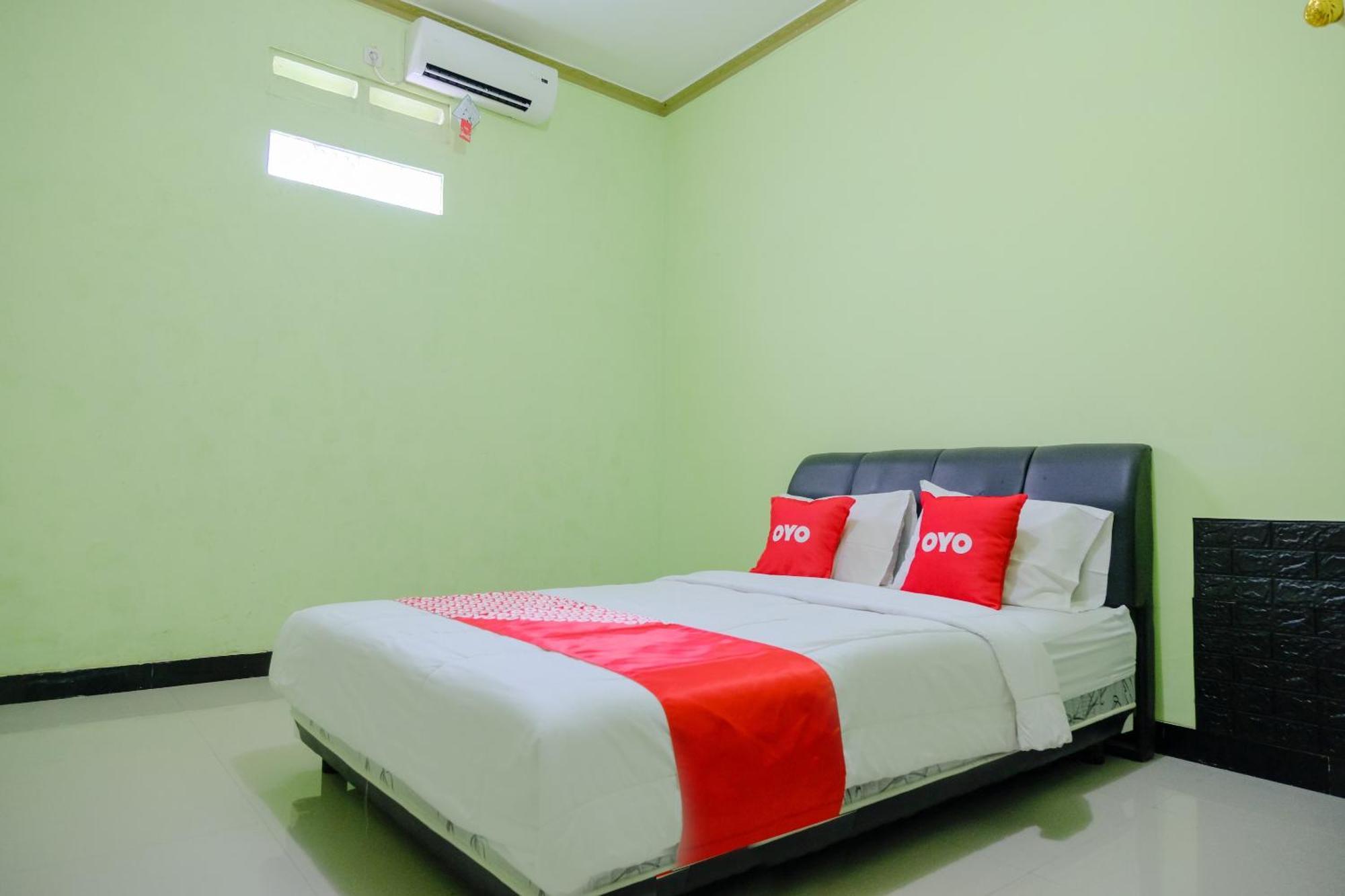 Oyo Life 2508 Alba Suites Homestay Syariah Tulungagung Esterno foto