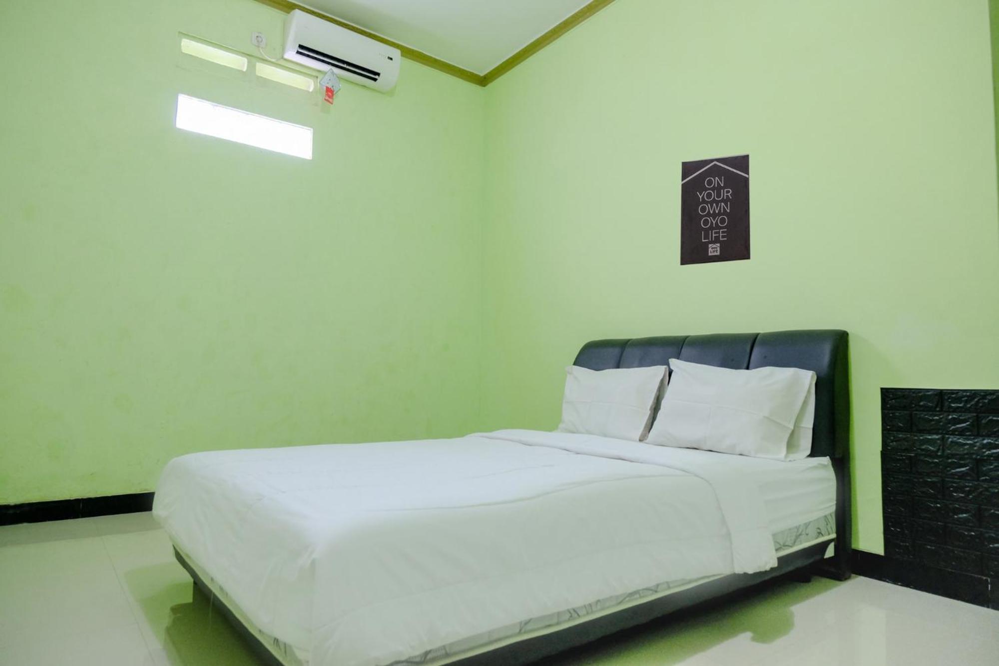 Oyo Life 2508 Alba Suites Homestay Syariah Tulungagung Esterno foto