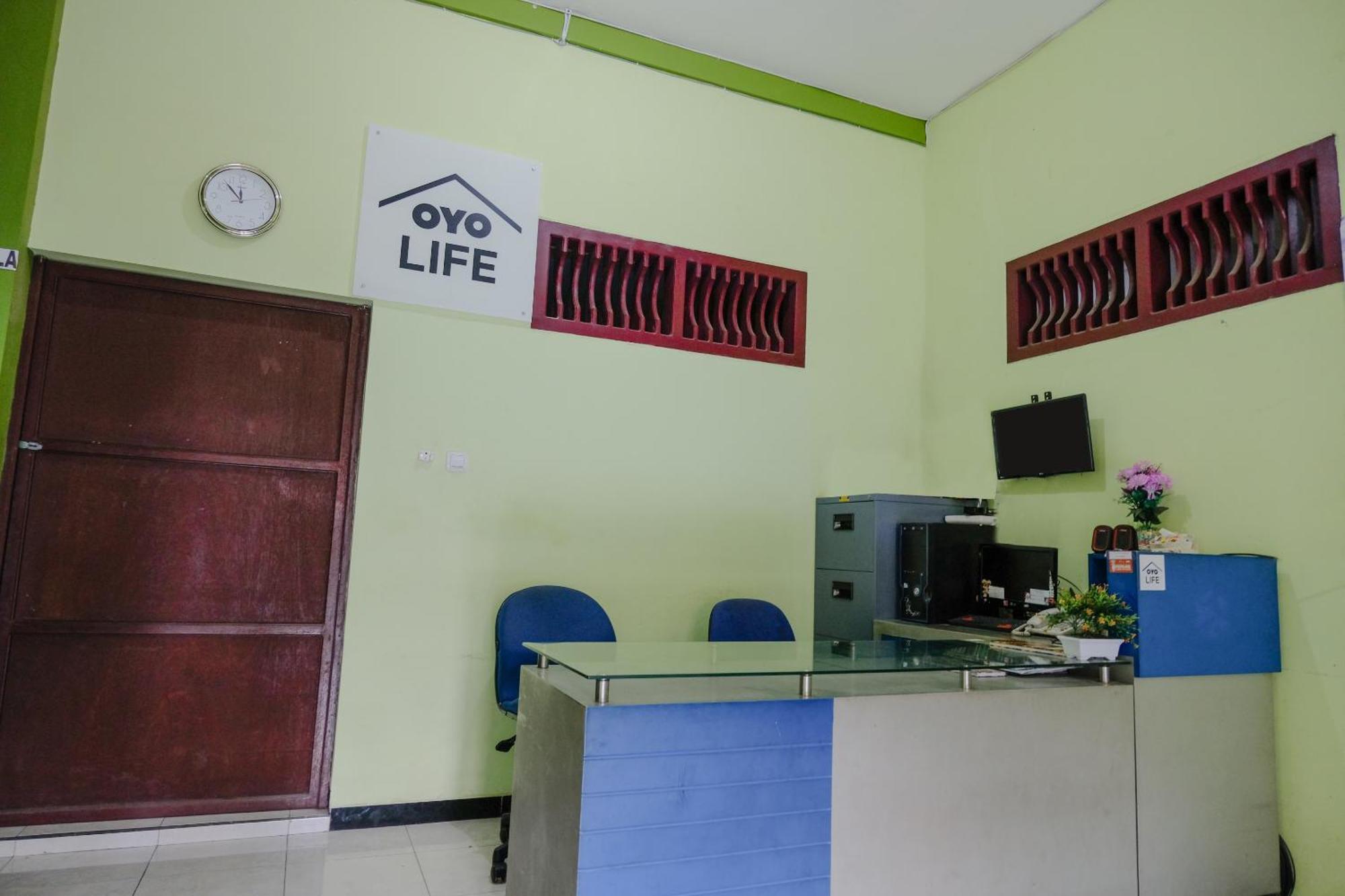 Oyo Life 2508 Alba Suites Homestay Syariah Tulungagung Esterno foto